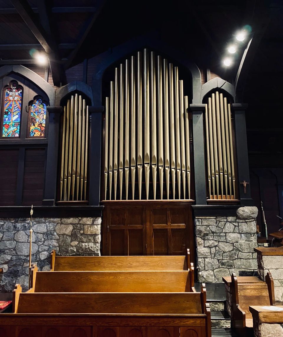The organ’s pipe facade in the chancel